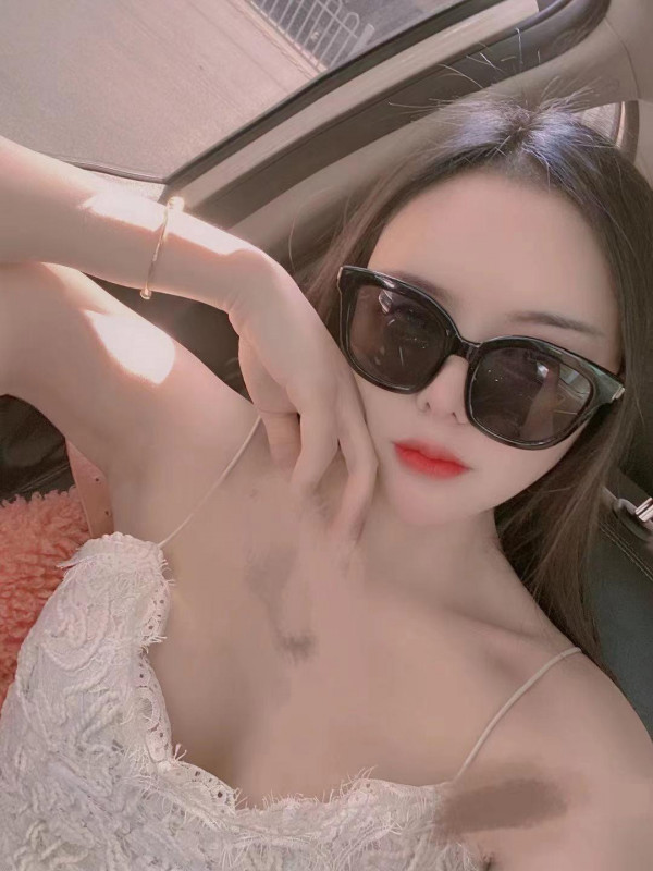 身材好到爆的妹子